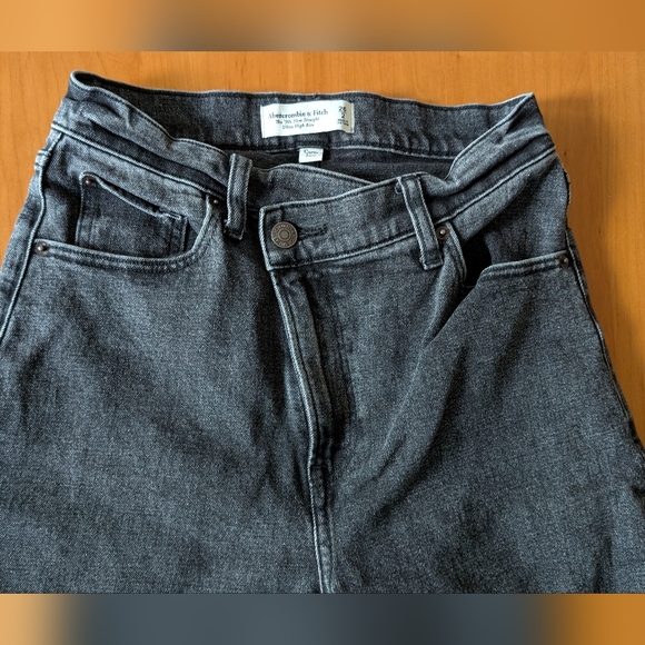 Abercrombie & Fitch The '90s Slim Straight Ultra High Rise Jeans Black Size 26/2 - Picture 3 of 7